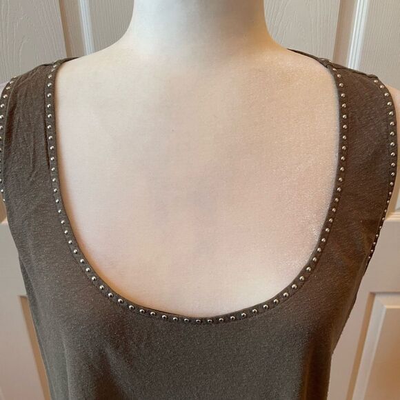 OLIVE DRAB GREEN TANK TOP WITH SILVER RIVET TRIM SIZE XXL - Picture 3 of 7